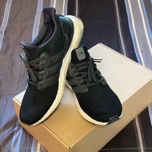 Ultra Boost - Size 11